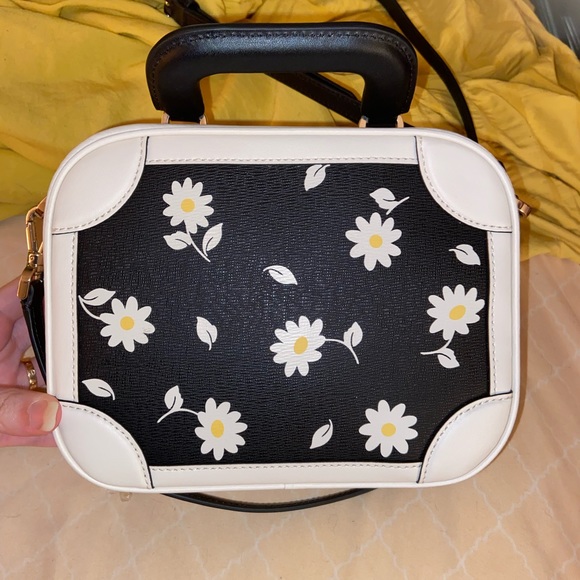 ❌SOLD❌Kate Spade Traveler Trunk Crossbody - Picture 4 of 11